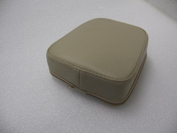 Polster, Beige